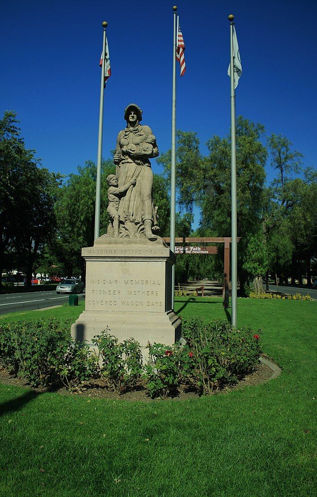 Monument at the Madonna of the trail