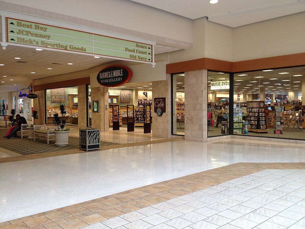 Interior view of Magnolia Mall