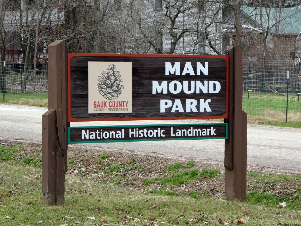 Sign board of Man Mound Park