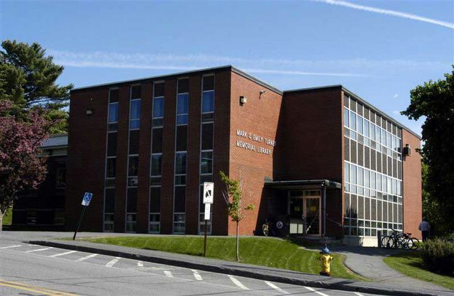 Exterior view of Mark and Emily Turner Memorial Public Library