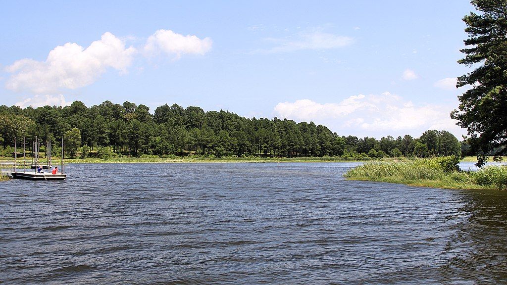 The waters of Martin Creek Lake State Park