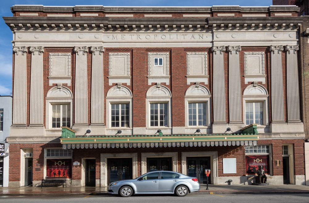 Exterior view of the Metropolitan Theatre