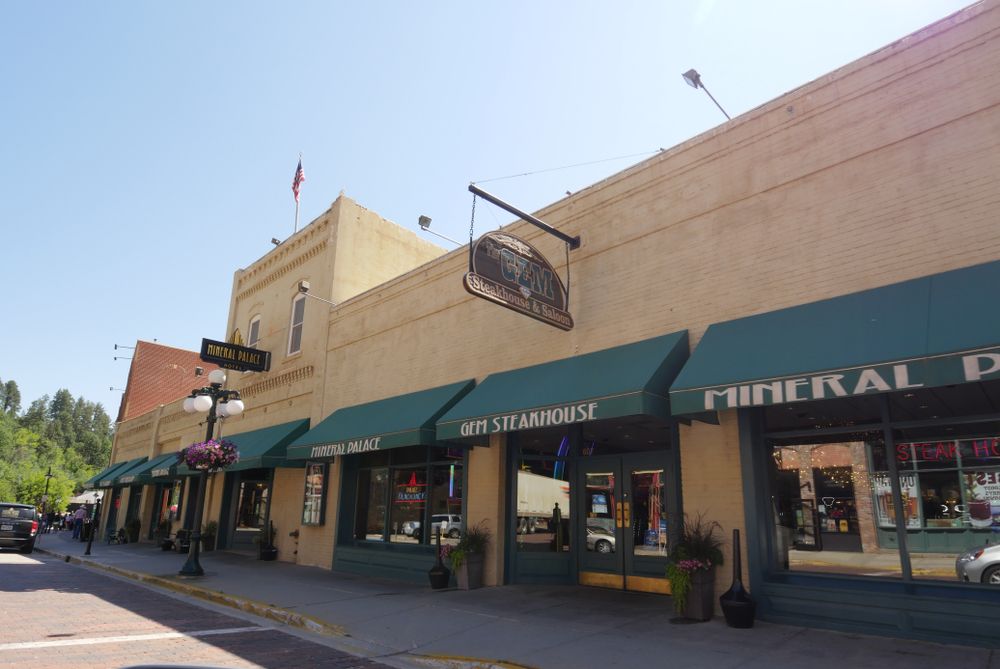 Side view of Mineral Palace Hotel and Gaming