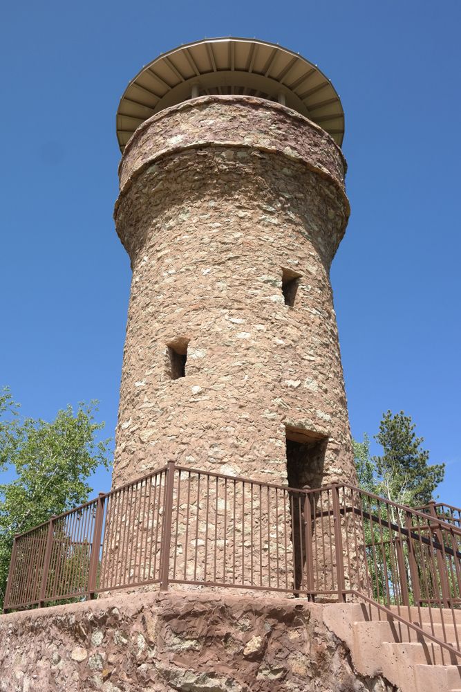 Stone tower of Mount Roosevelt Monument