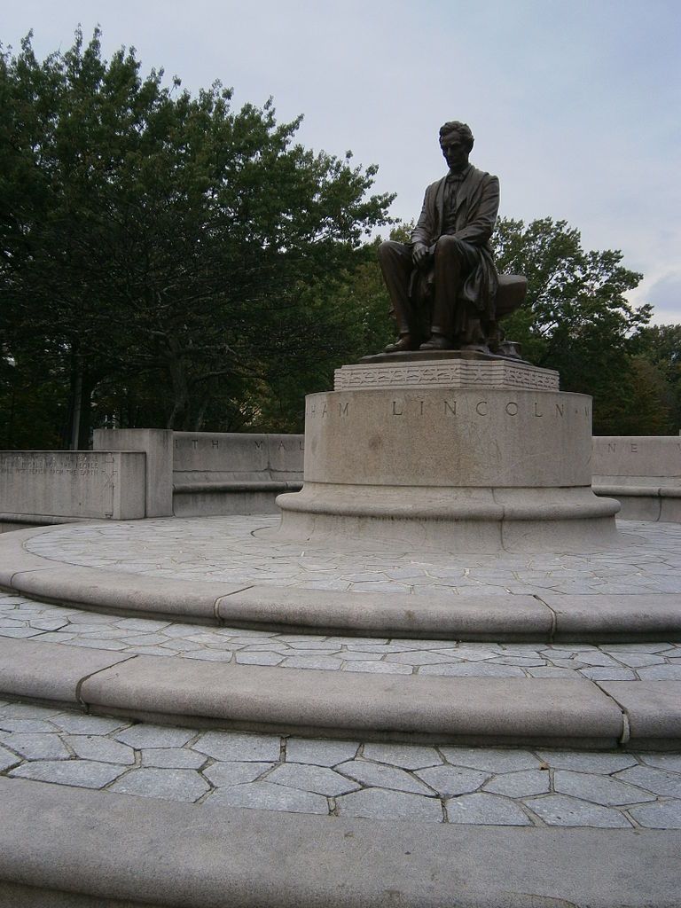 Sculpture of Mystic Lincoln