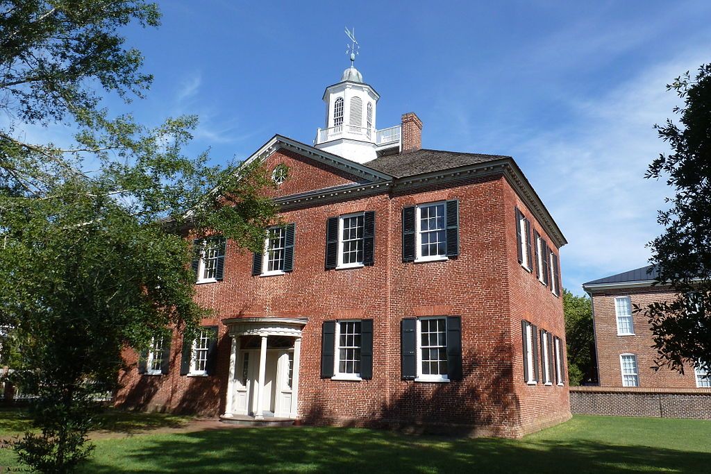 Exterior of New Bern Academy Museum