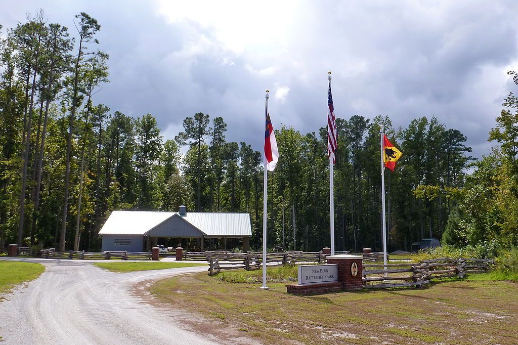 Flags on the grounds of New Bern Battlefield Park