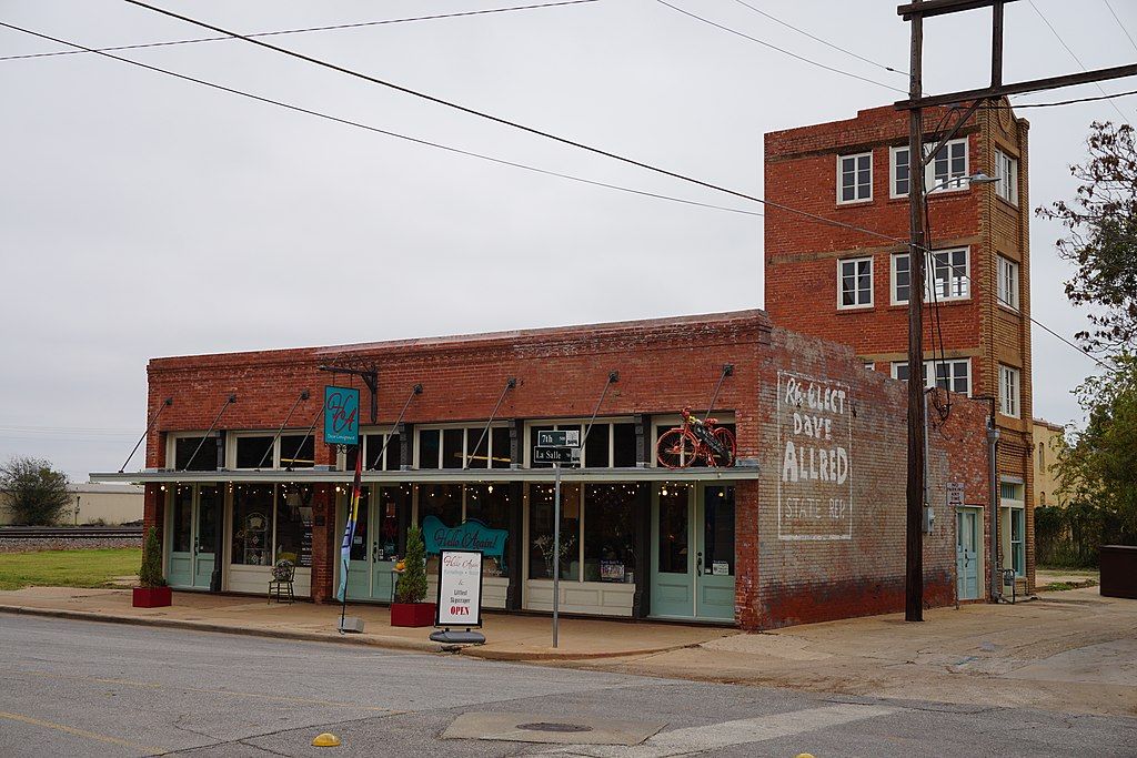 Outside view of Newby–McMahon Building