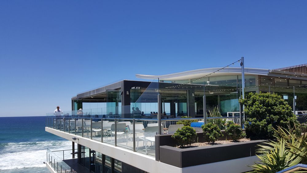 Merewether surfhouse with a marvelous view