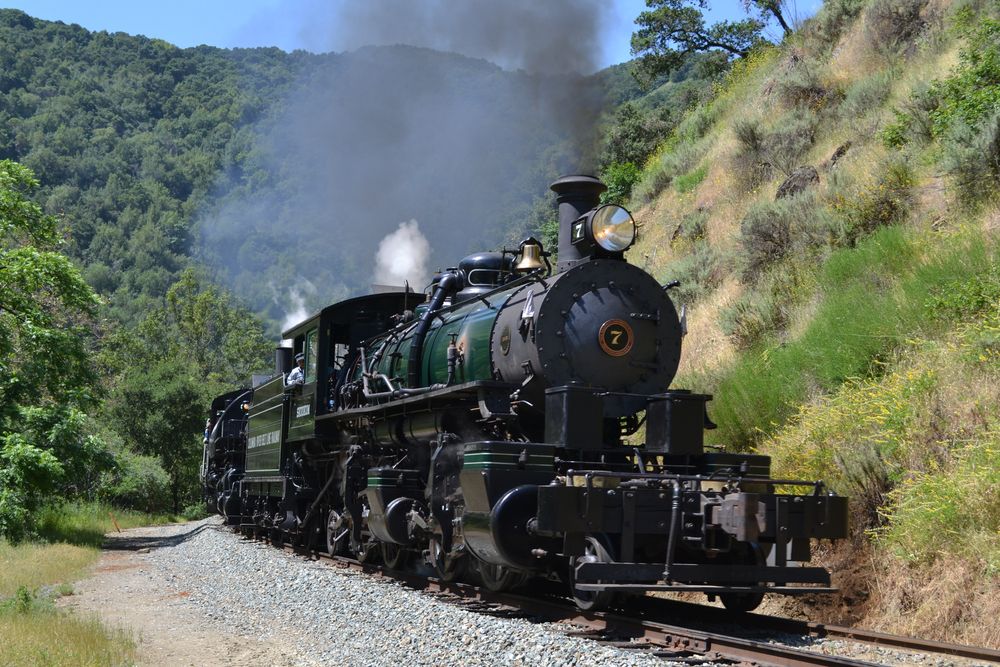 Scenic view of Niles Canyon Railway