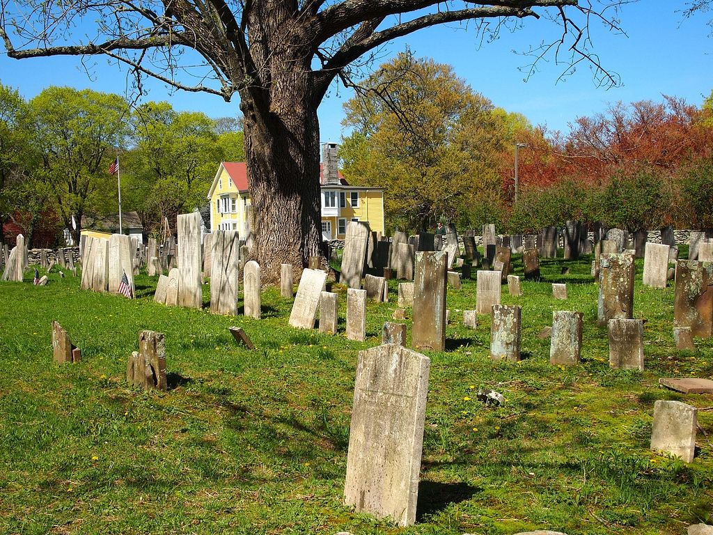 Tombstones at Norwichtown Burial Ground