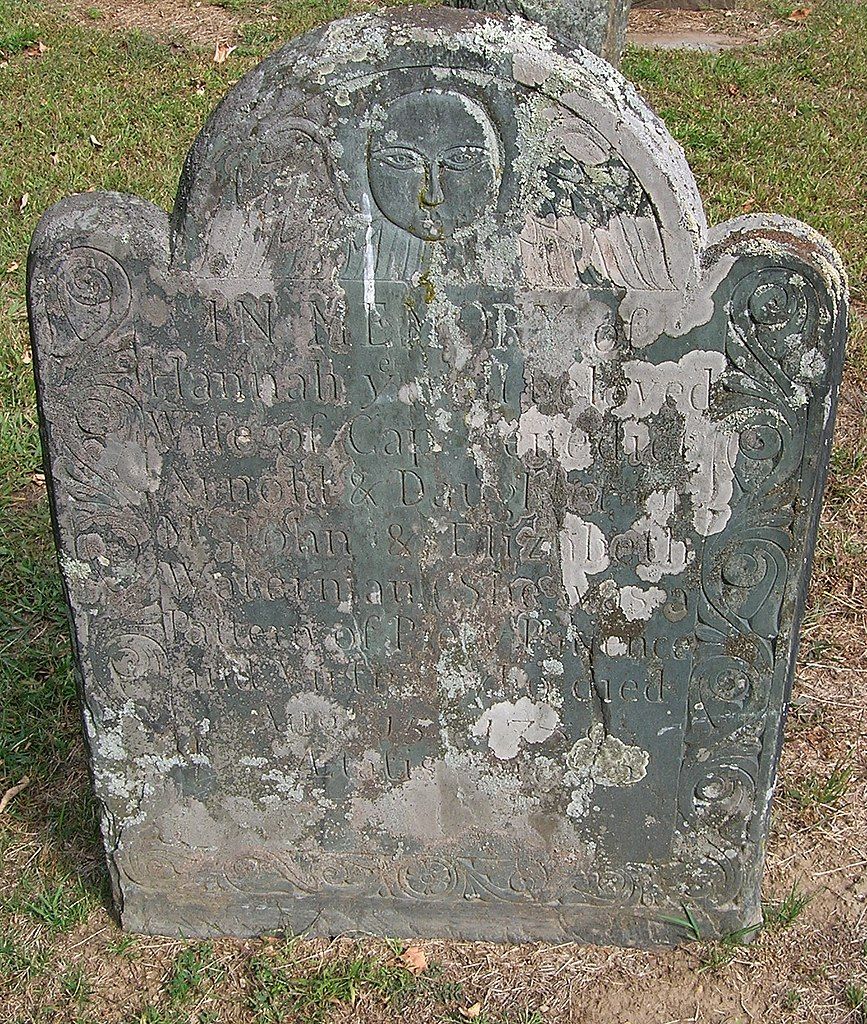 Closeup of a grave stone at Norwichtown Burial Ground