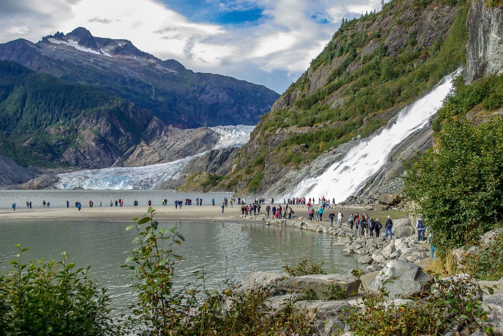 Tourists enjoying the spectacular view of the Nugget Falls