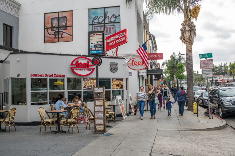 Outdoor dining at Old Pasadena
