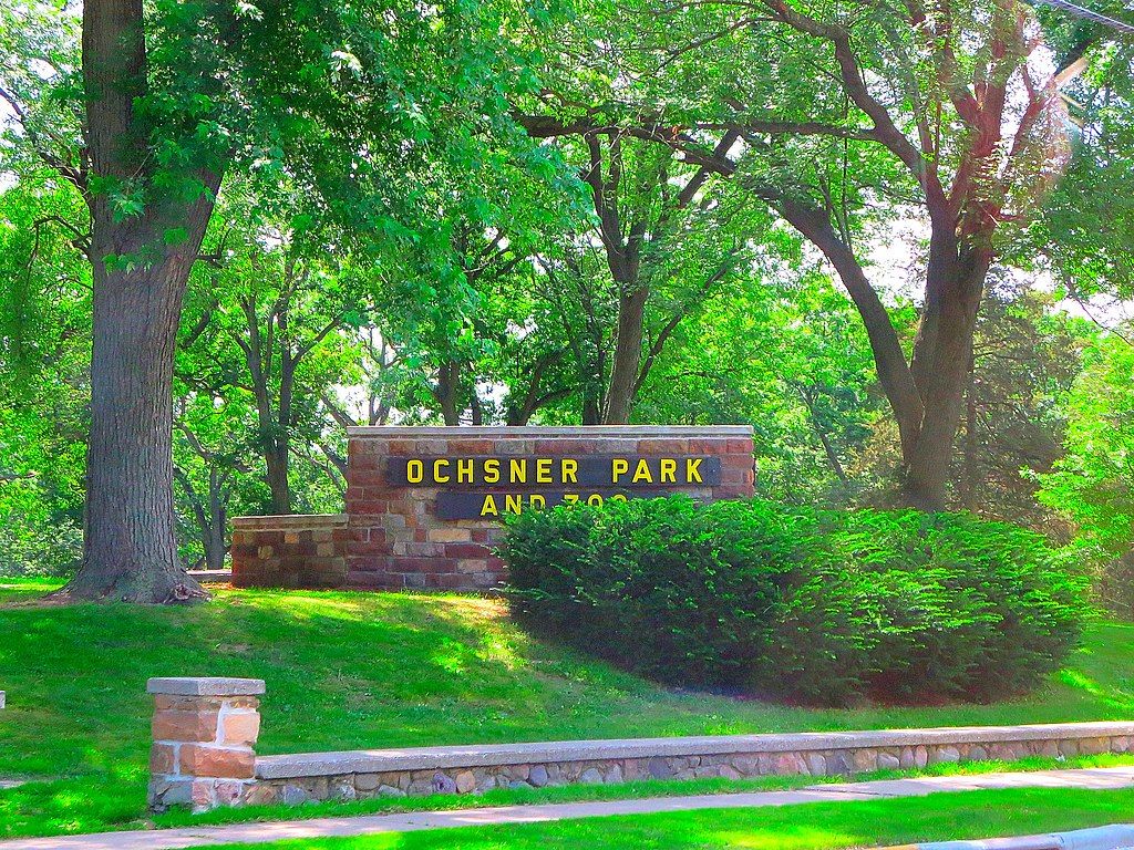 Entrance of Oschner Park and Zoo