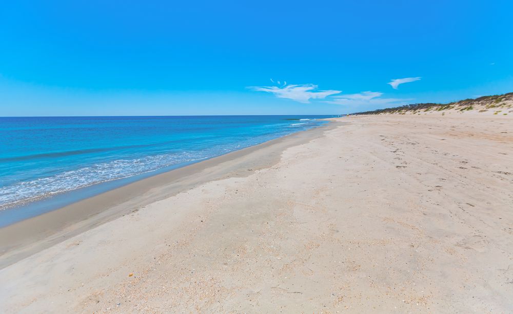 15 Serene US Beach Destinations for the Off-Season Traveler