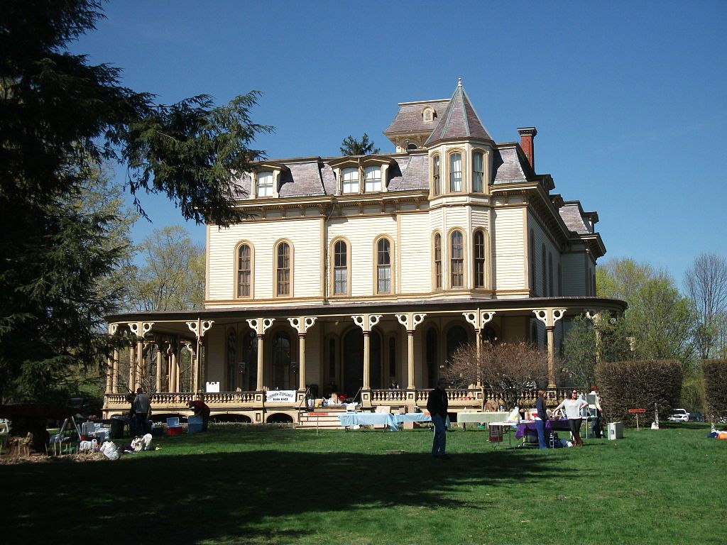 Outside View of Park-McCullough Historic Governor’s Mansion