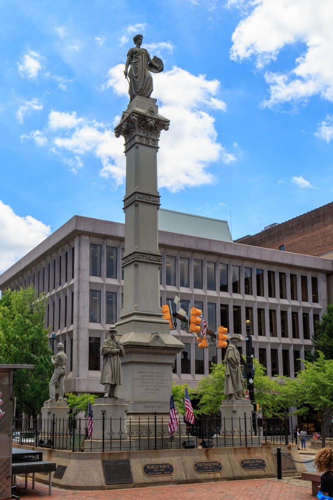 War monument at Penn Square
