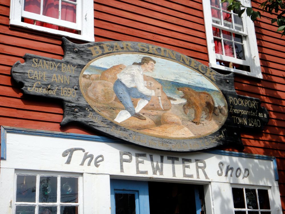 Name board of Pewter Shop