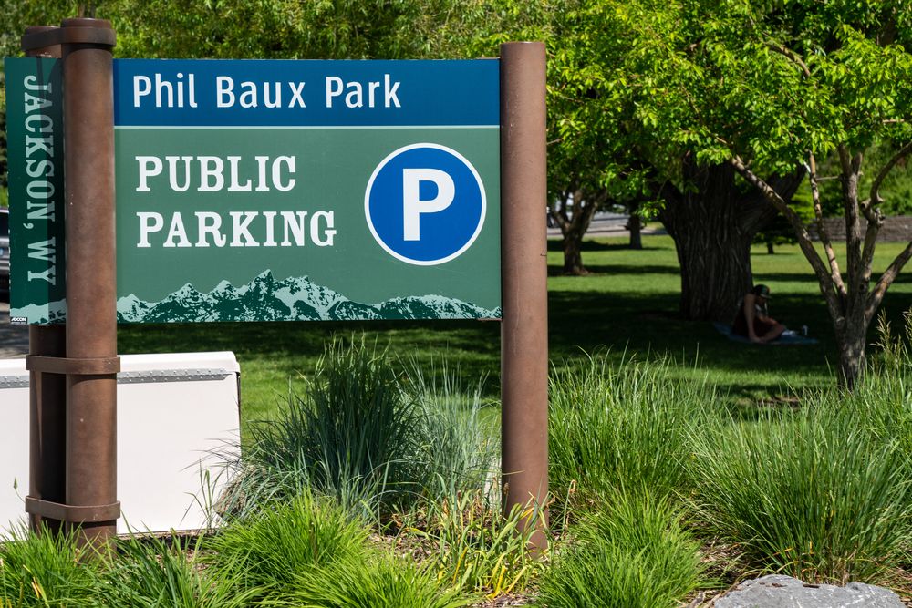 Parking sign at Phil Baux Park