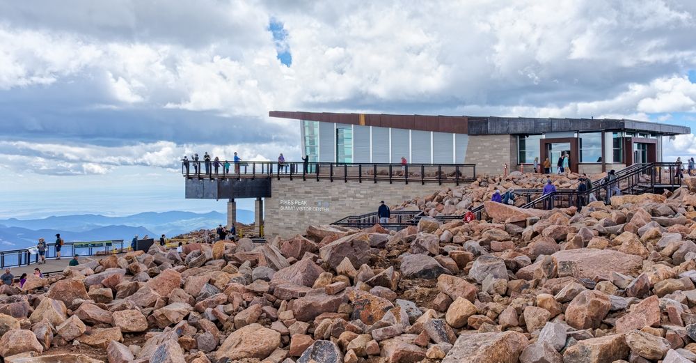 Exterior view of Pikes Peak Visitor Center