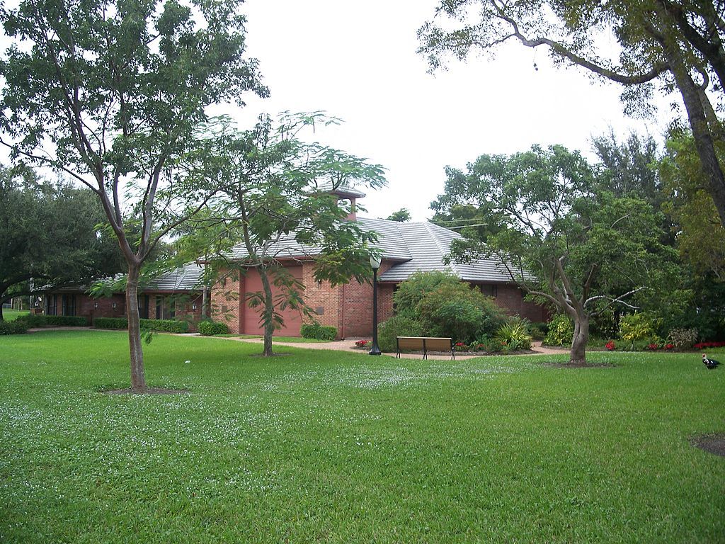 Exterior of the Plantation Historical Museum