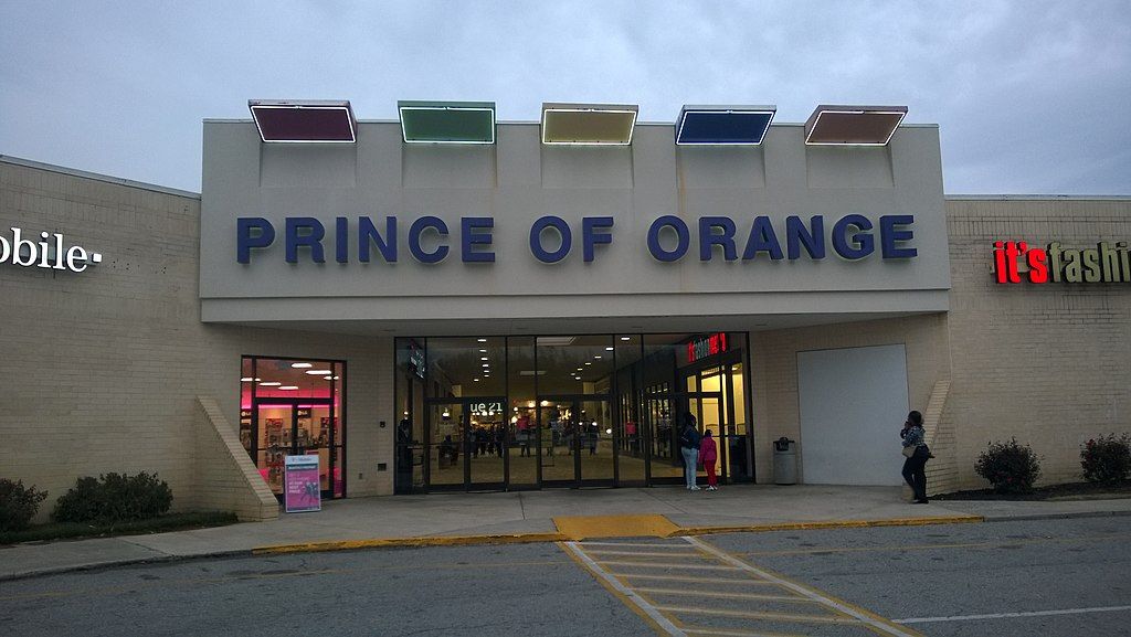 Entrance of Prince of Orange Mall