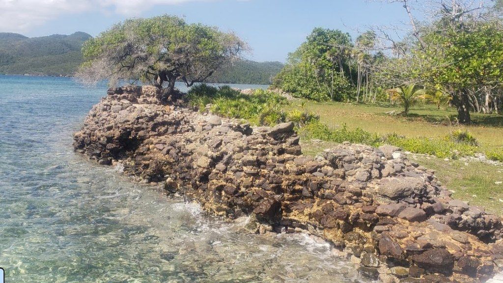 The waters of Fort Morgan Cay