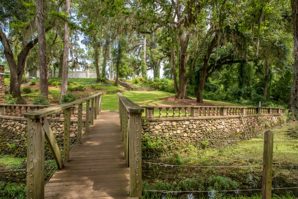 A trail at Radium Springs Gardens