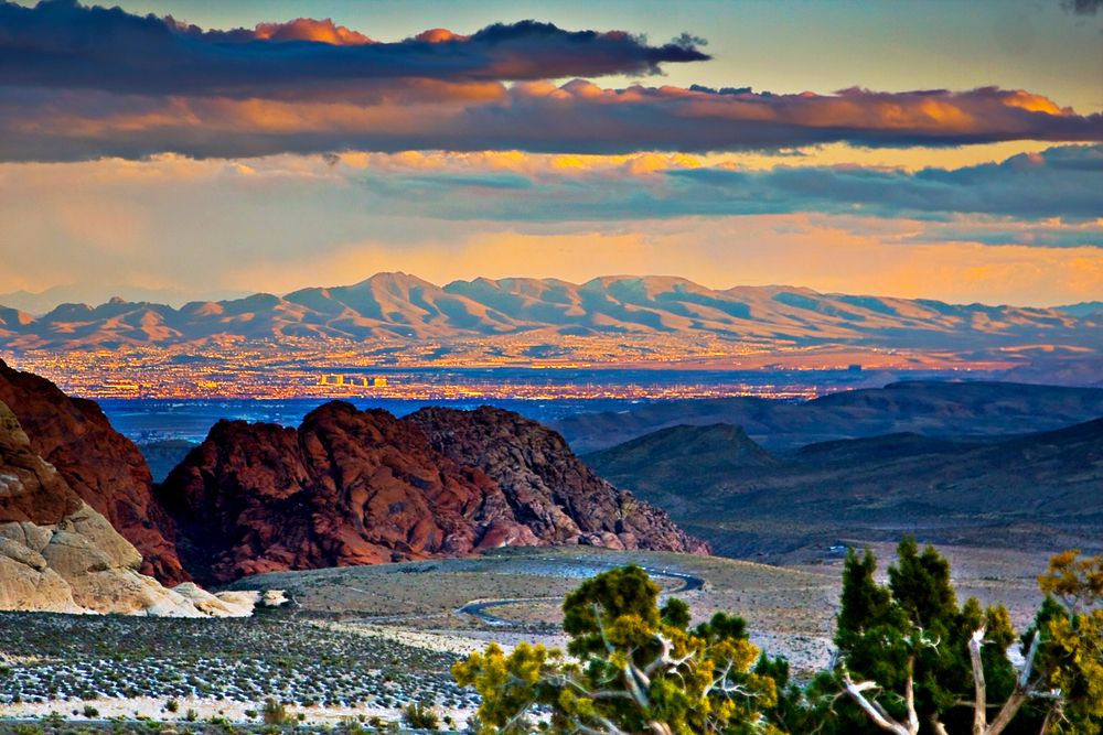Scenic view along Red Rock Canyon Scenic Drive