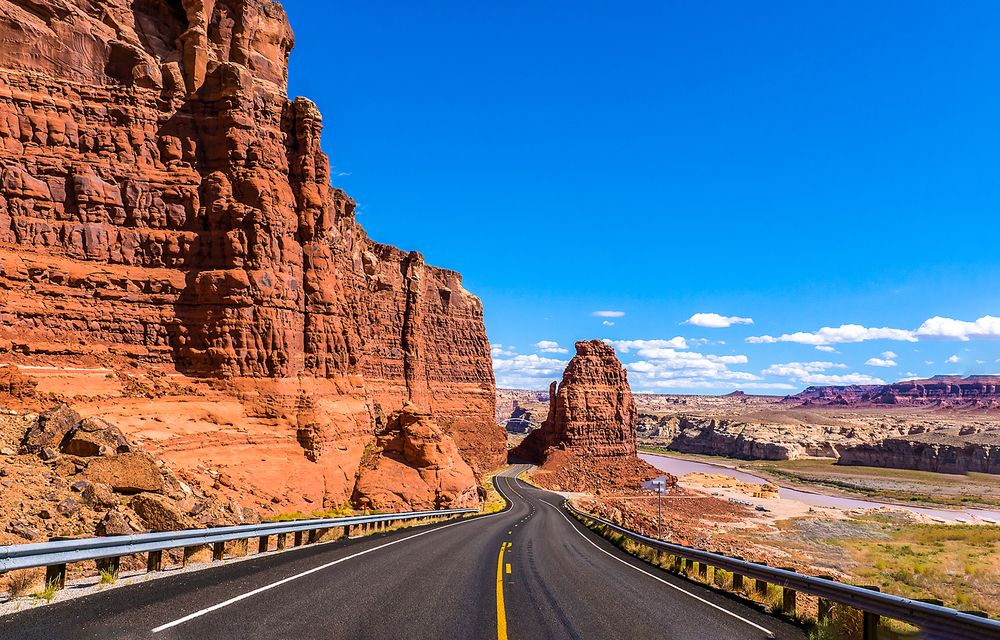 The road of Red Rock Canyon Scenic Drive