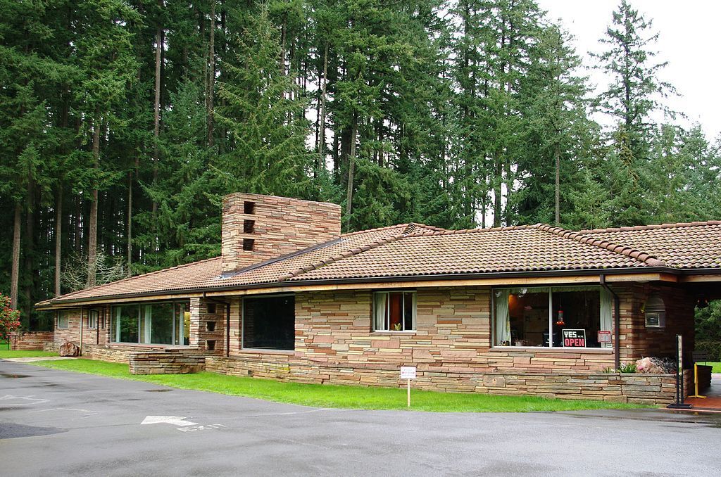 Exterior view of the Rice Northwest Museum of Rocks and Minerals