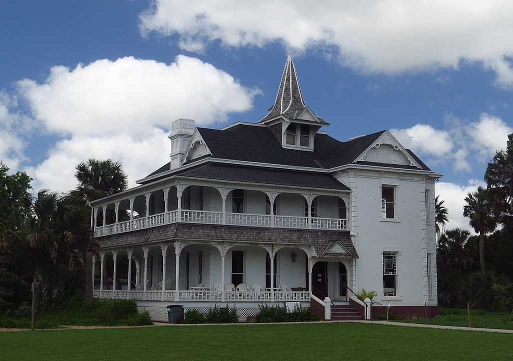 Exterior view of Sabal Palm Sanctuary
