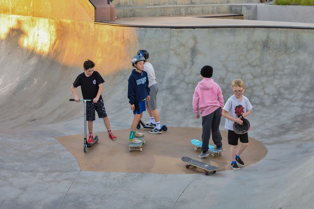 Kids at Santa Clarita Skate Park