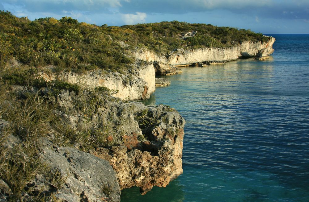 Scenic view of Sapodilla Bay
