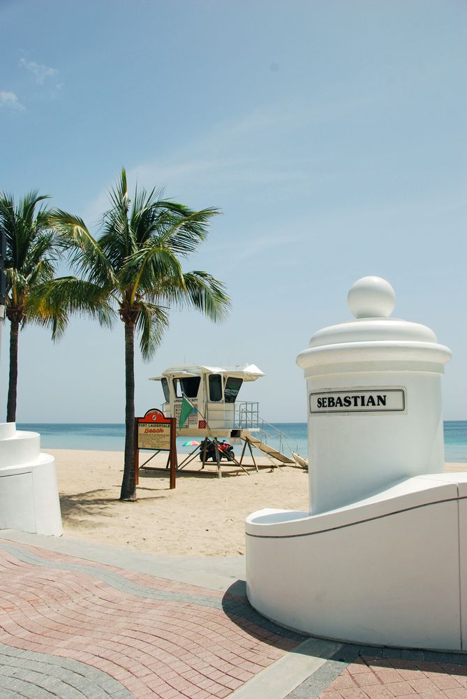 Entrance to Sebastian Street Beach