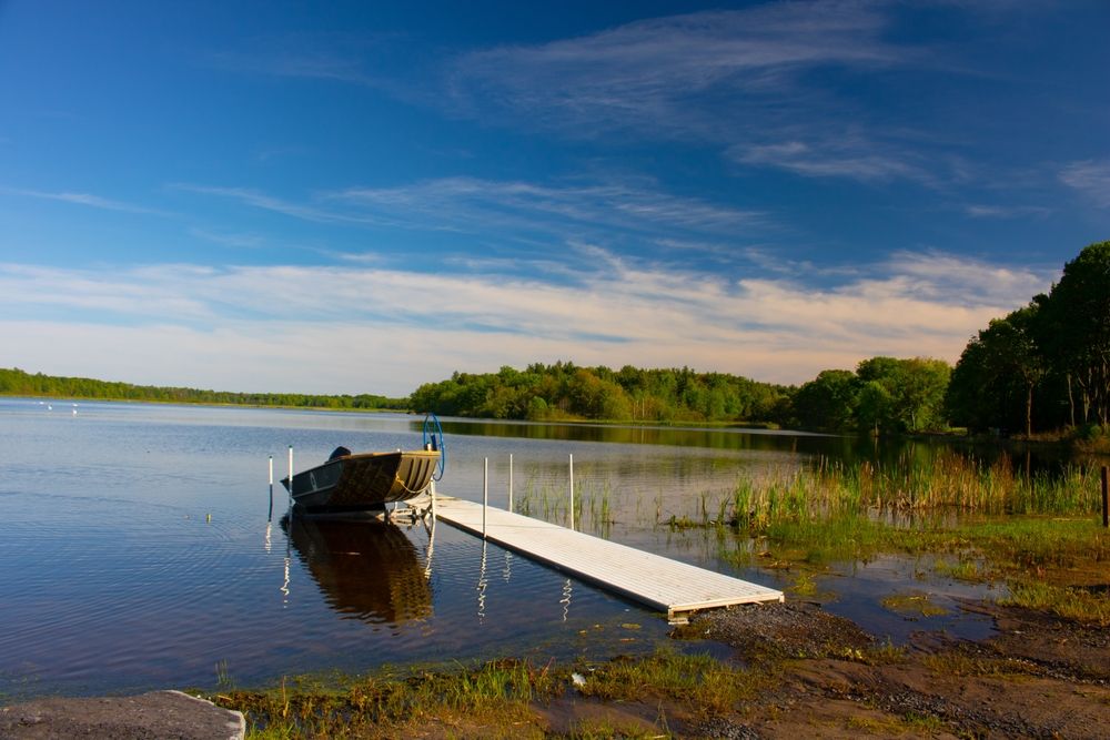 Boat docked at Selkirk Shores State Park
