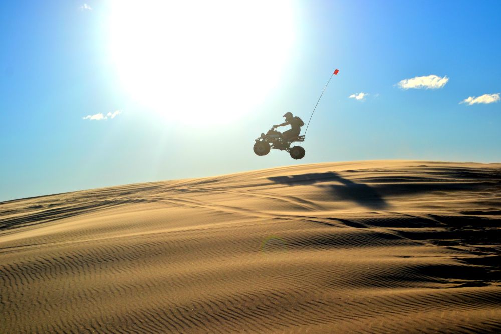 Driving on the dunes of Silver Lake