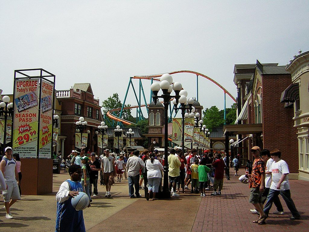 Entrance to the Six Flags Over Georgia