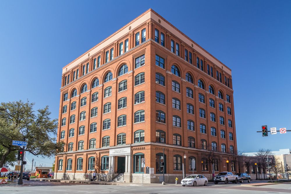 Exterior view of the Sixth Floor Museum at Dealey Plaza