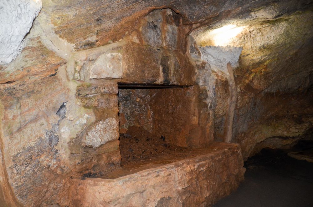 Natural stone shelf structure at the Skyline Caverns