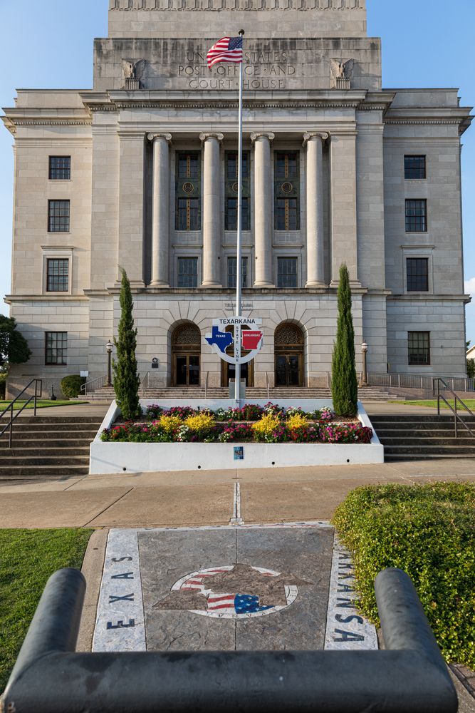 The tall building of the State Line Post Office and Federal Building