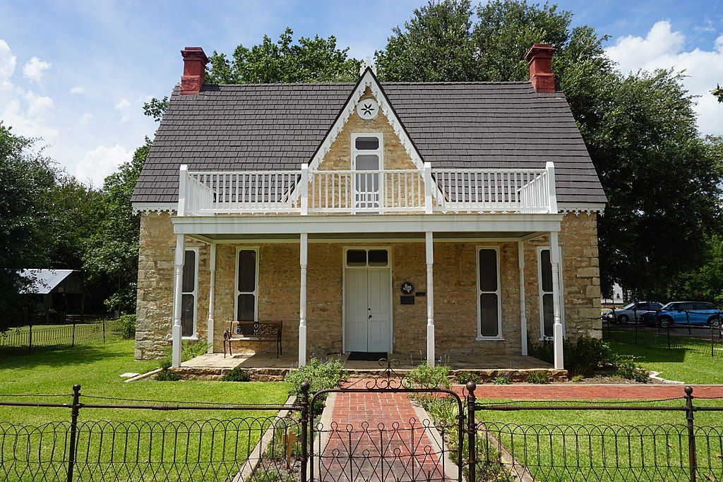 Exterior of Stephenville Historical House Museum