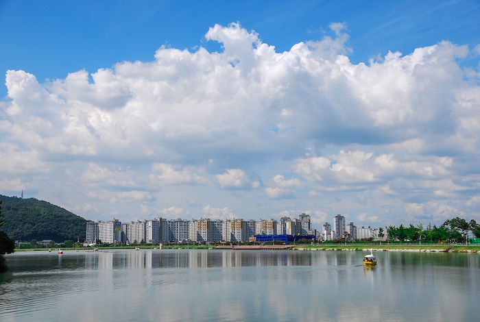 Suseong Lake