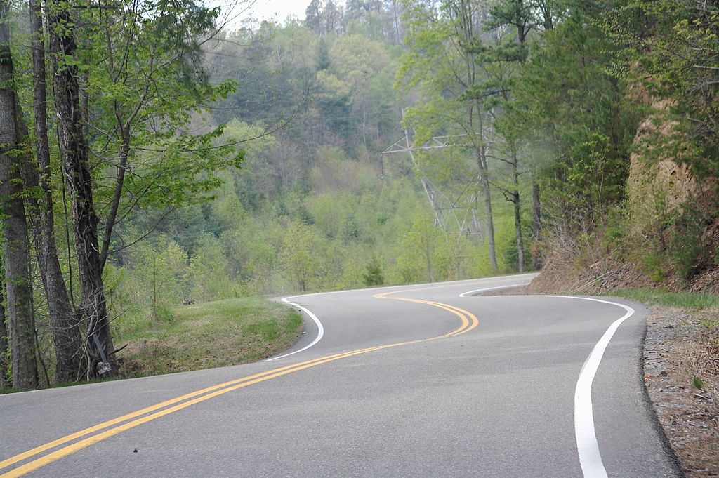 Curvy road along the Tail of the Dragon