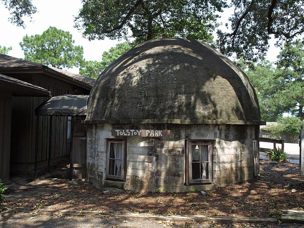 Hermit hut at Tolstoy Park