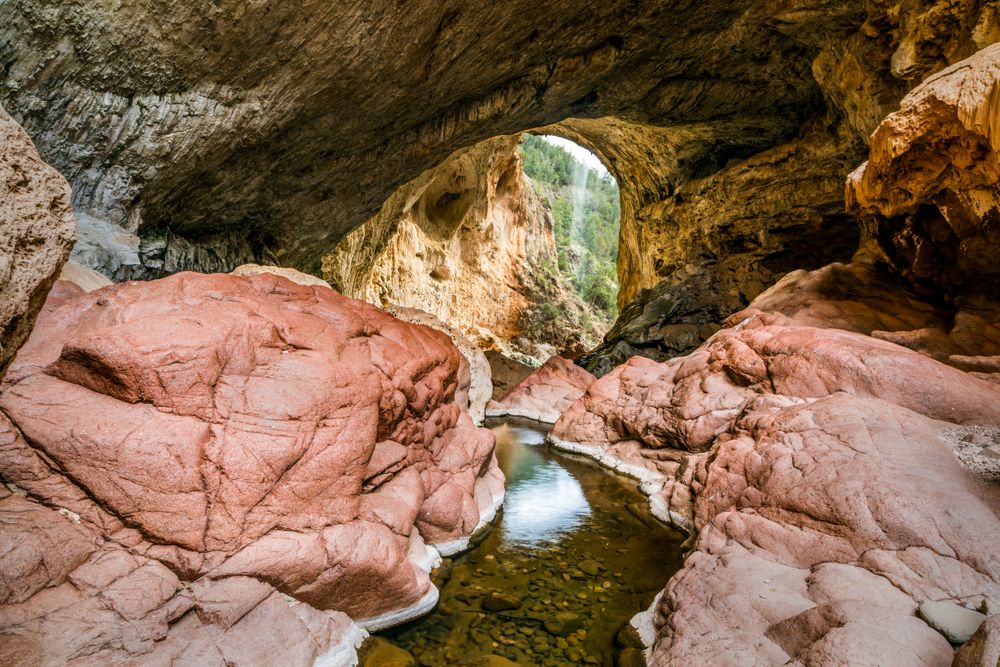 Scenic view under the Tonto Natural Bridge State Park