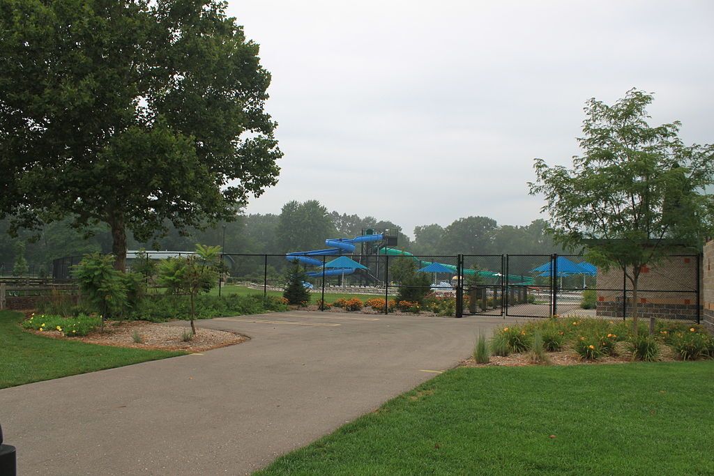 Outside view of the Turtle Cove Family Aquatic Center