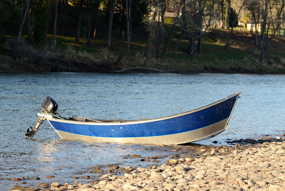 Boating in Umpqua River