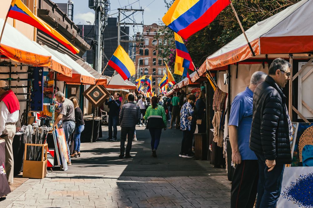 People shopping at Usaquén Market